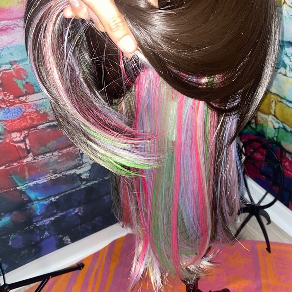 Chelsey Smith Crown Skylar Dark Brunette Rainbow Standard NWT - Picture 4 of 5